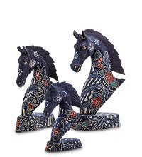 10-015 Фигурка «Лошадь» набор из трех 25,20,15 см  (батик, о.Ява)