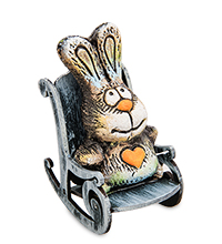 KK-806 Фигурка «Заяц с сердцем в кресле-качалке» шамот