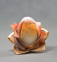 F-6B27А441 Cвеча «Бордовая роза» с фарфор.лепестком