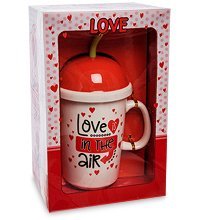 MUG-245/1 Кружка в подарочной коробке «Любовь витает в воздухе»