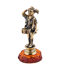 AM-3701 Фигурка «Девушка пионер» (латунь, янтарь)