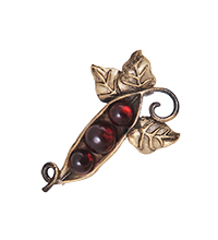 AM-4206 Брошь «Горошек Стручок» (латунь, янтарь)