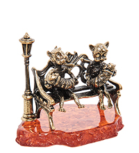 AM-1485 Фигурка «Коты большая семья» (латунь, янтарь)