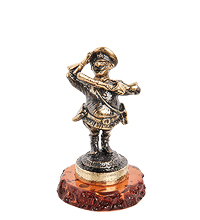 AM-1912 Фигурка «Гаишник регулировщик» (латунь, янтарь)