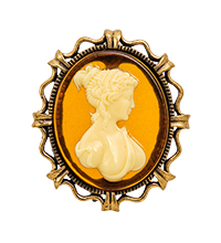 AM-2597 Брошь «Камея» (латунь, янтарь)