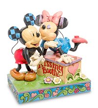 Disney-6000970 Фигурка «Микки и Минни (Будка поцелуев)»